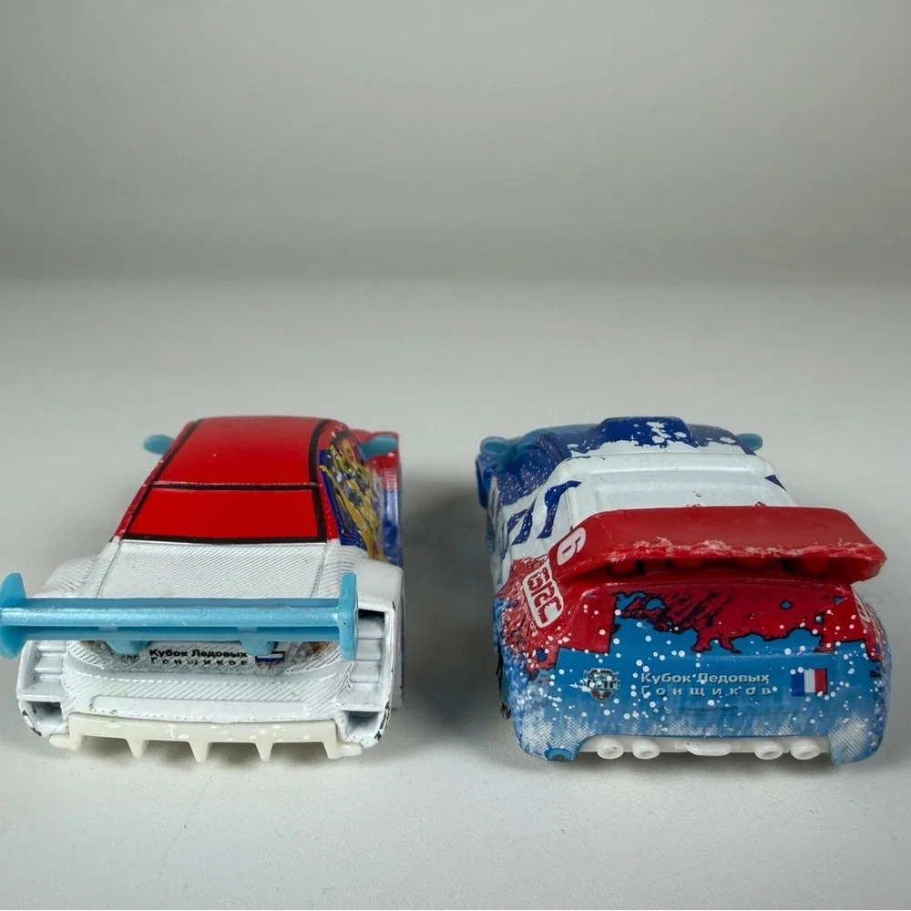Disney / Pixar CARS Ice Racers Die-Cast Cars Vitaly Petrov & Raoul Caroule Set 2